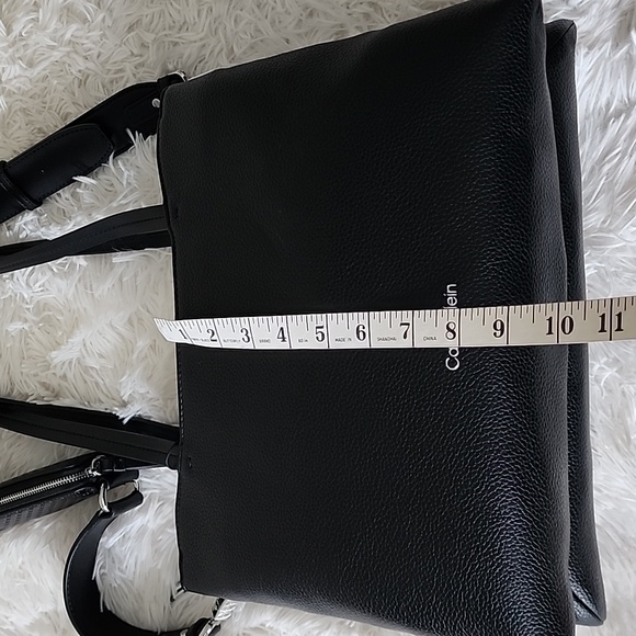 Calvin Klein Elegant Black Shoulder Bag Brand New No Tag - Picture 6 of 15